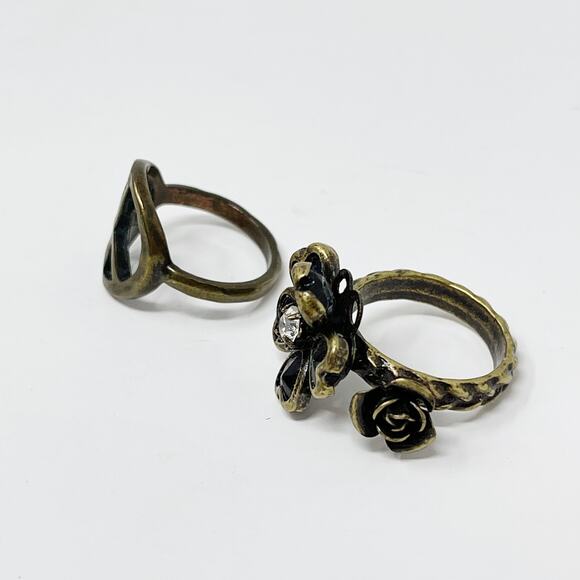 Set of 2 Brass Gold Tone Fashion Rings Peace Sign Floral Gemstone Size 5 and 6 - Picture 3 of 8